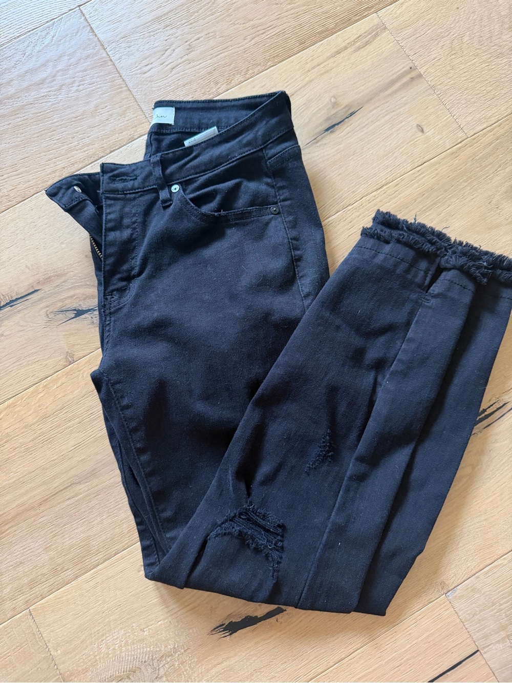 KanCan Black Distressed Ankle Skinny Jeans